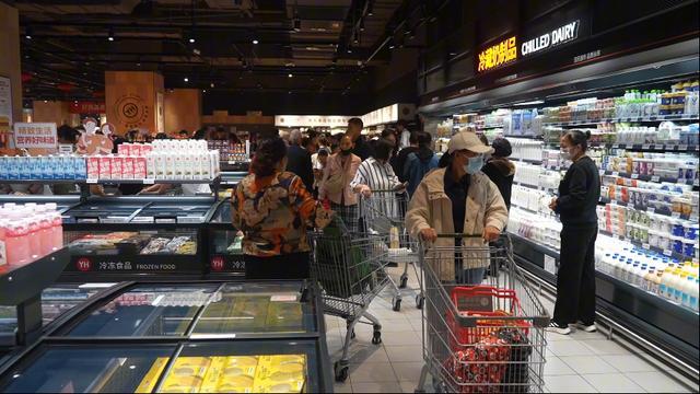 开云电竞:从1到7：永辉“胖改”门店点亮郑州城市幸福指数持续攀升(图2)