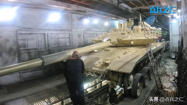 开云电竞网站:佛罗里达不养闲人俄罗斯货架不放样品坦克参展4天直接送前线(图3)