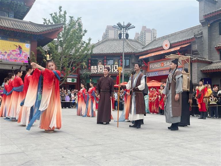 兰州国庆中秋假期消费市场交出亮眼答卷-新华网(图1)