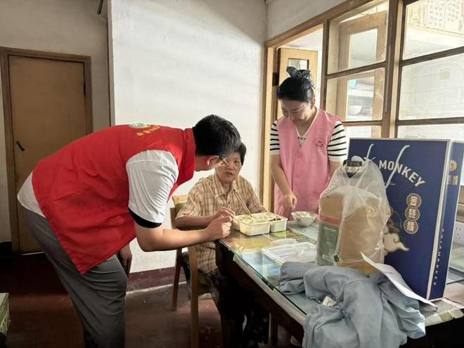 kaiyun开云电竞:从爱心驿站到焕新小店南京烟草民生服务落地街巷(图1)