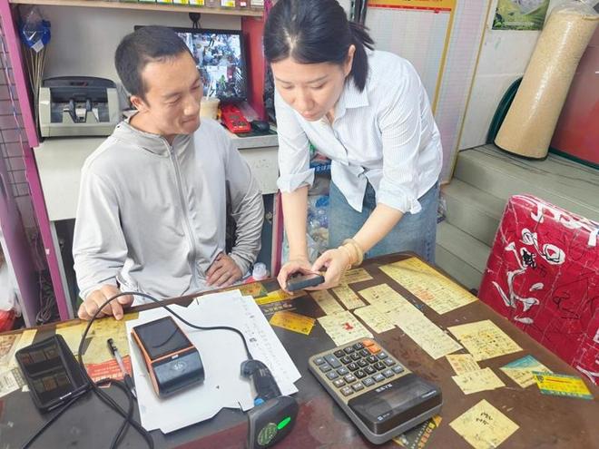 kaiyun开云电竞:从爱心驿站到焕新小店南京烟草民生服务落地街巷(图3)