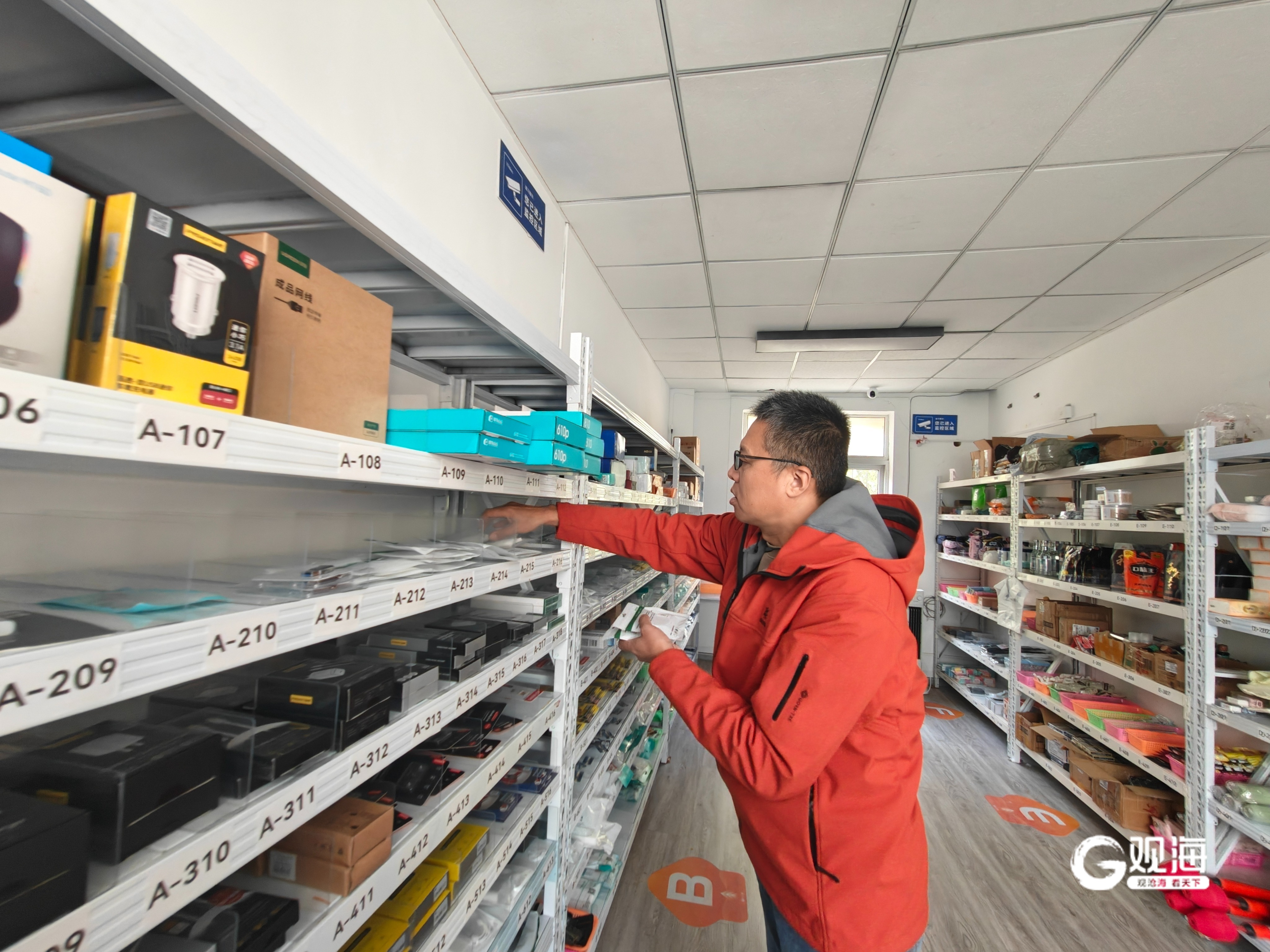 扫码进门自助购买！青岛涌现130余家“云值守”无人便利店(图1)