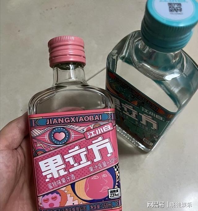 开云电竞入口:一年蒸发10亿从刷屏到货架积灰江小白的文案神话为何碎了？(图6)