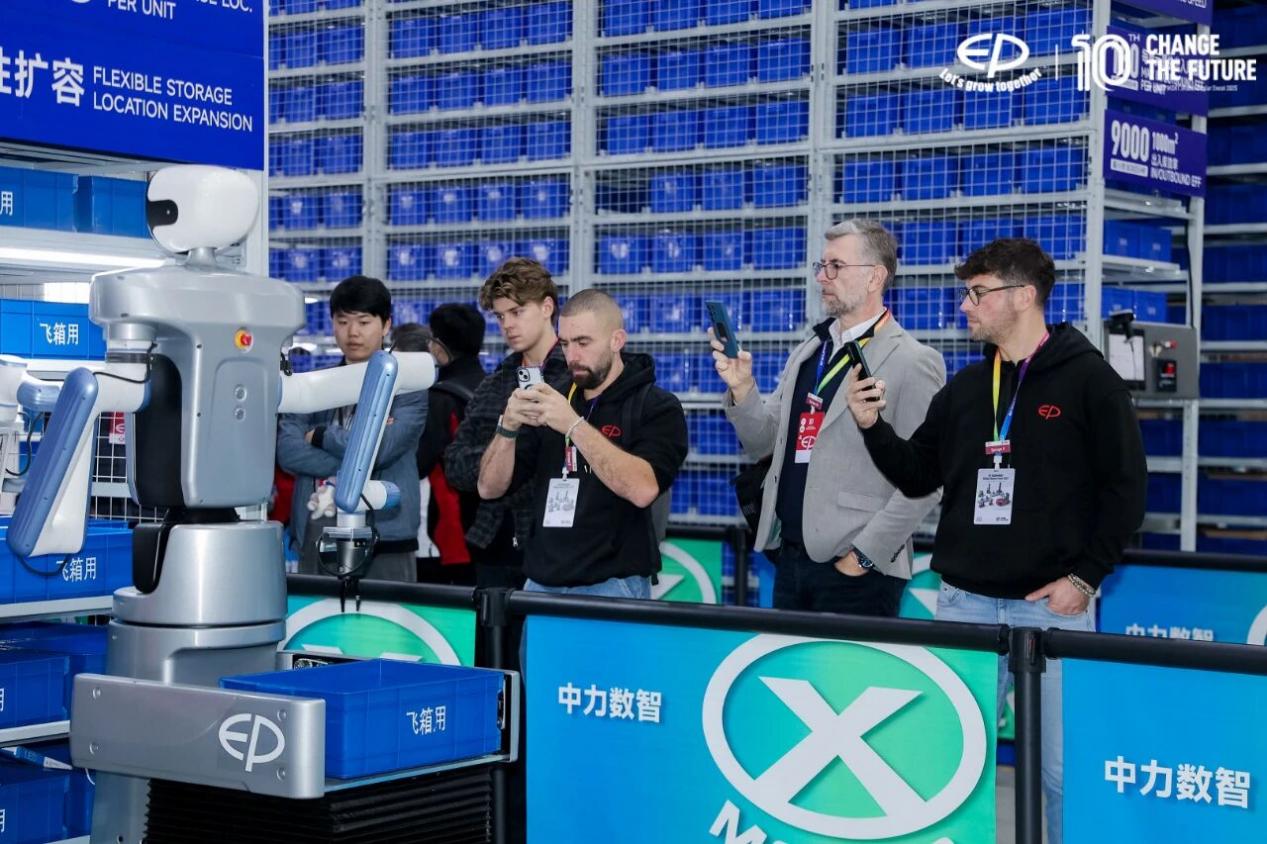 开云电竞入口:全球瞩目数智未来！中力股份第十届全球双11盛大举行(图12)