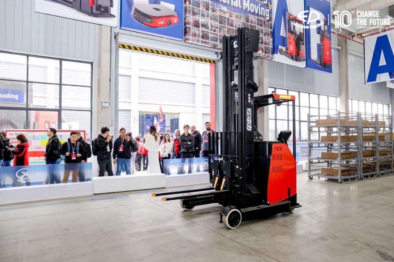 开云电竞入口:全球瞩目数智未来！中力股份第十届全球双11盛大举行(图21)