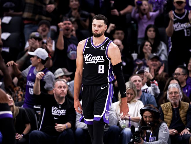 开云电竞app:场均23分摆上货架却无人问津！2年9600万顶薪你离退役不远了(图7)