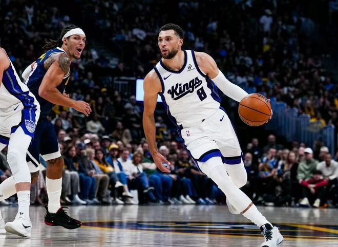 开云电竞app:场均23分摆上货架却无人问津！2年9600万顶薪你离退役不远了(图4)