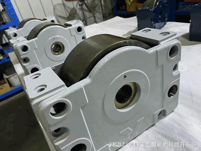 开云电竞网站:智能物流DRS堆垛机轮箱适配密集仓储高效作业(图3)