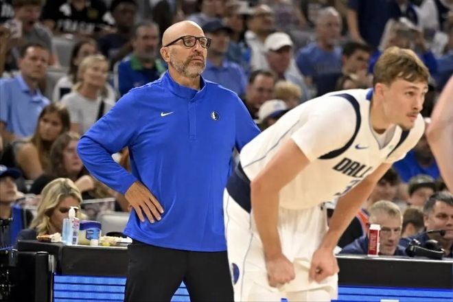 开云电竞网站:重磅！独行侠将浓眉摆上货架合同还剩3年175亿湖人等5队有意(图3)