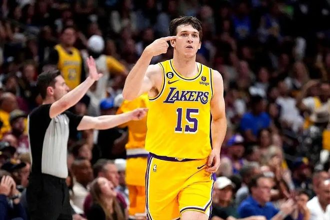 开云电竞网站:重磅！独行侠将浓眉摆上货架合同还剩3年175亿湖人等5队有意(图6)