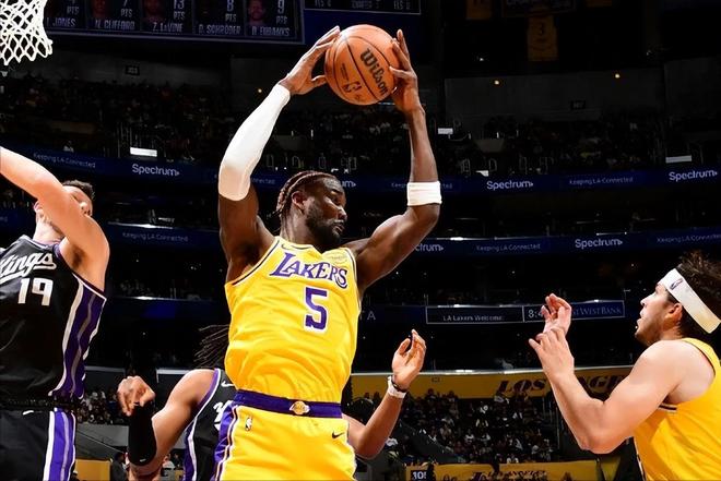 开云电竞网站:重磅！独行侠将浓眉摆上货架合同还剩3年175亿湖人等5队有意(图5)