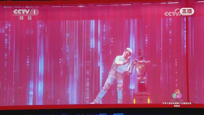 全球首次！全运会闭幕式上深圳机器人又组团在海上+空中舞起来了！(图3)