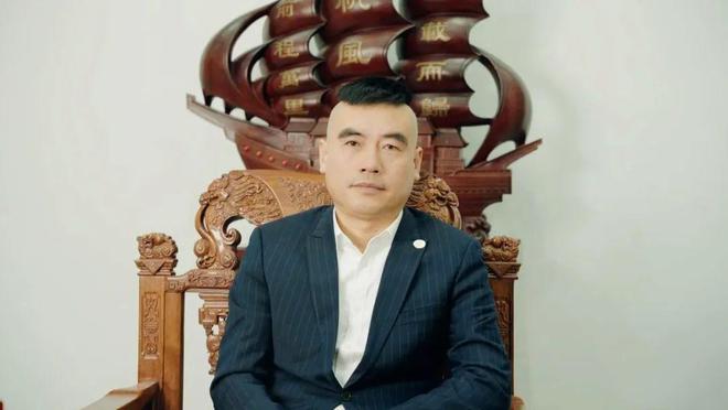 又一良心超市横空出世！开穷鬼超市年入400亿竟比胖东来还赚钱(图1)