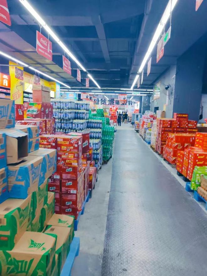 又一良心超市横空出世！开穷鬼超市年入400亿竟比胖东来还赚钱(图6)