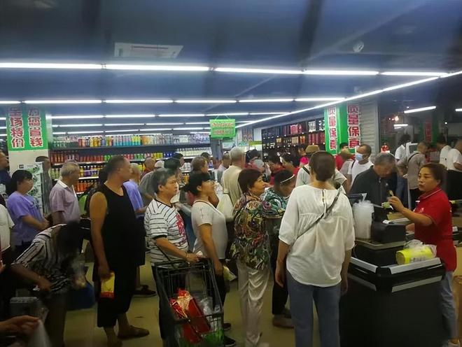 又一良心超市横空出世！开穷鬼超市年入400亿竟比胖东来还赚钱(图14)