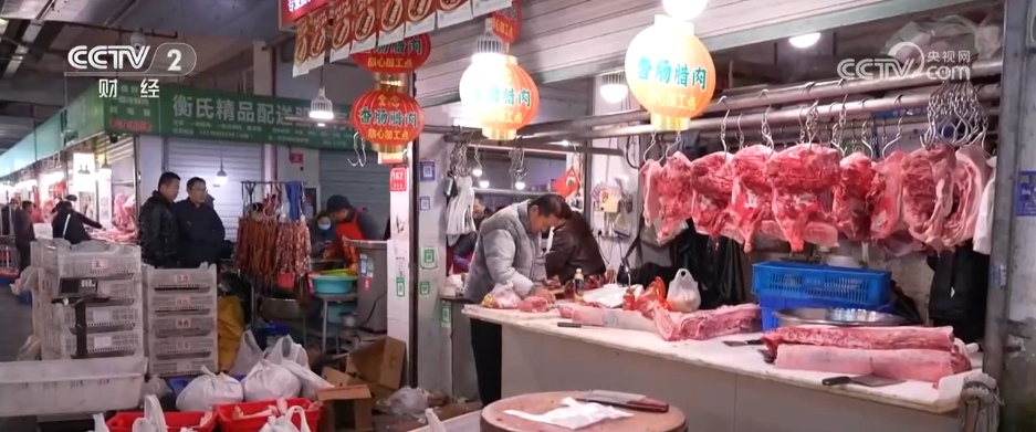 开云电竞app:特色集市、年宵花海……年味渐浓！用N种方式打开火热节前市场(图3)