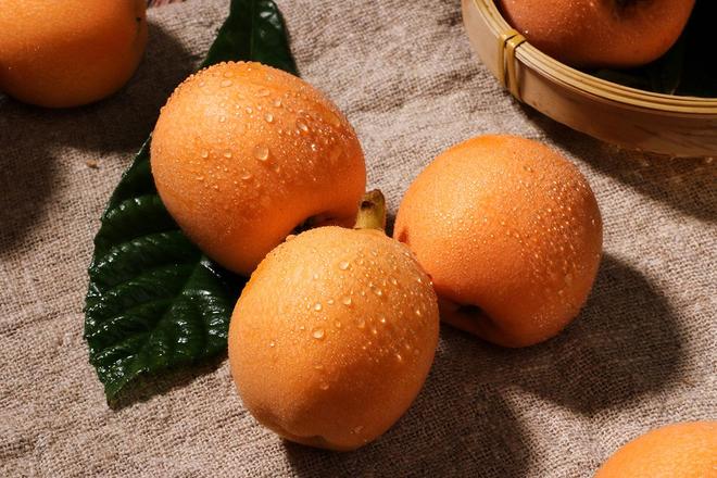 开云电竞春天水果别乱吃少吃苹果和梨多吃4种碱性果润燥生津正当季(图8)