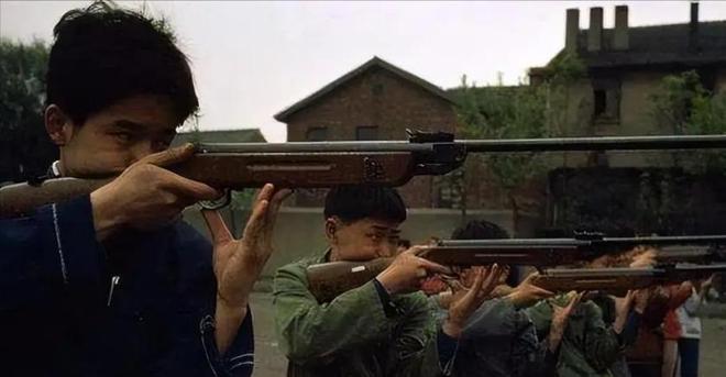 开云电竞网站:毛主席时代的十大名牌如今还有多少能买到？(图12)