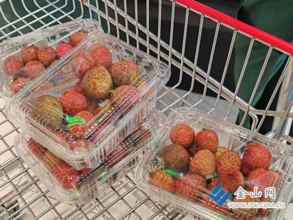 头茬荔枝高价登场(图1)